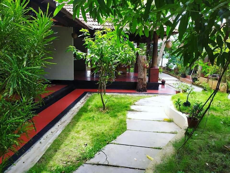 Ambadi'S Villa -Lake View Resort Pallipuram Экстерьер фото