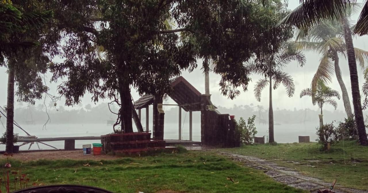 Ambadi'S Villa -Lake View Resort Pallipuram Экстерьер фото