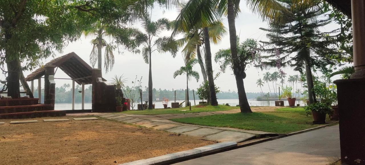 Ambadi'S Villa -Lake View Resort Pallipuram Экстерьер фото