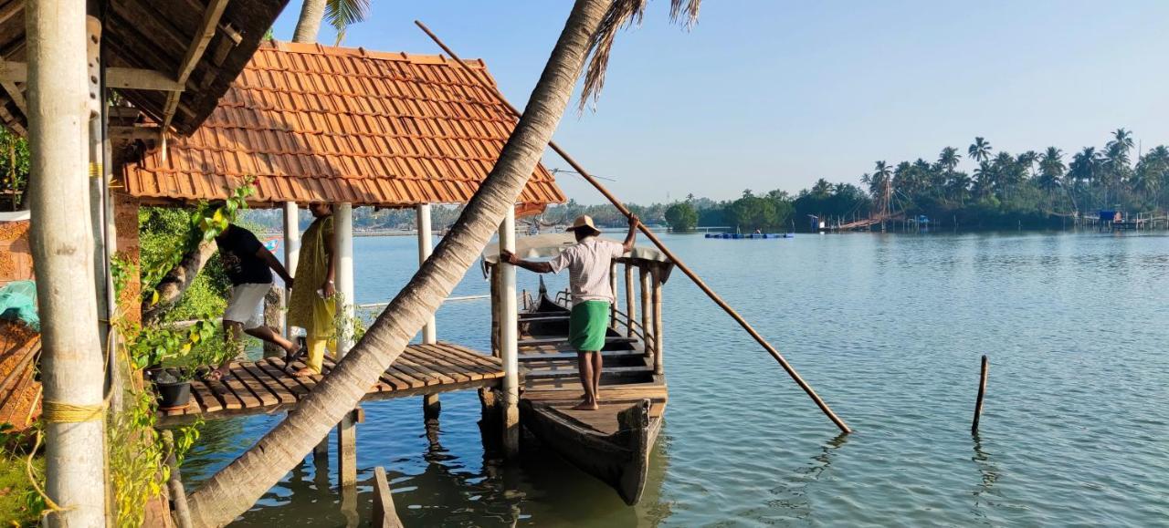 Ambadi'S Villa -Lake View Resort Pallipuram Экстерьер фото