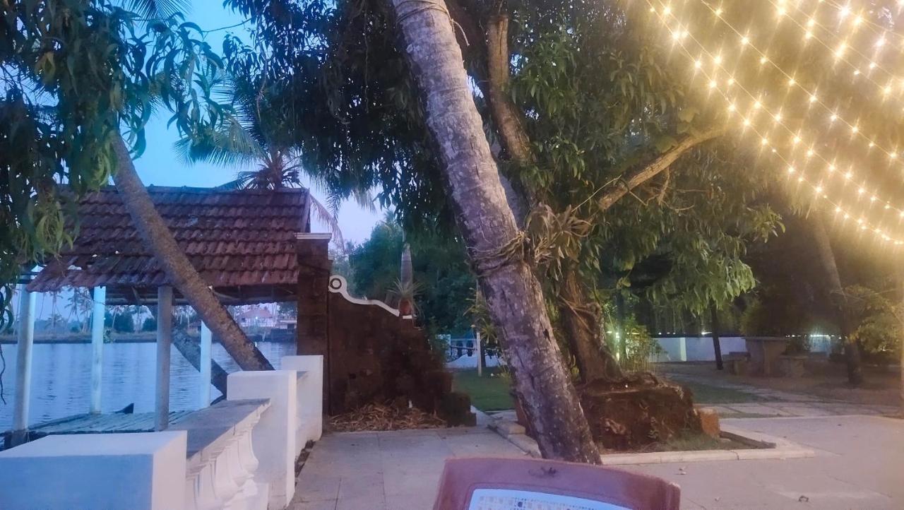 Ambadi'S Villa -Lake View Resort Pallipuram Экстерьер фото