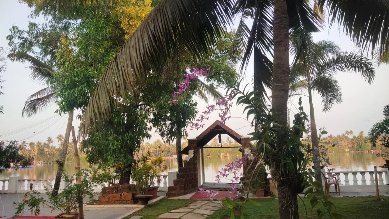Ambadi'S Villa -Lake View Resort Pallipuram Экстерьер фото