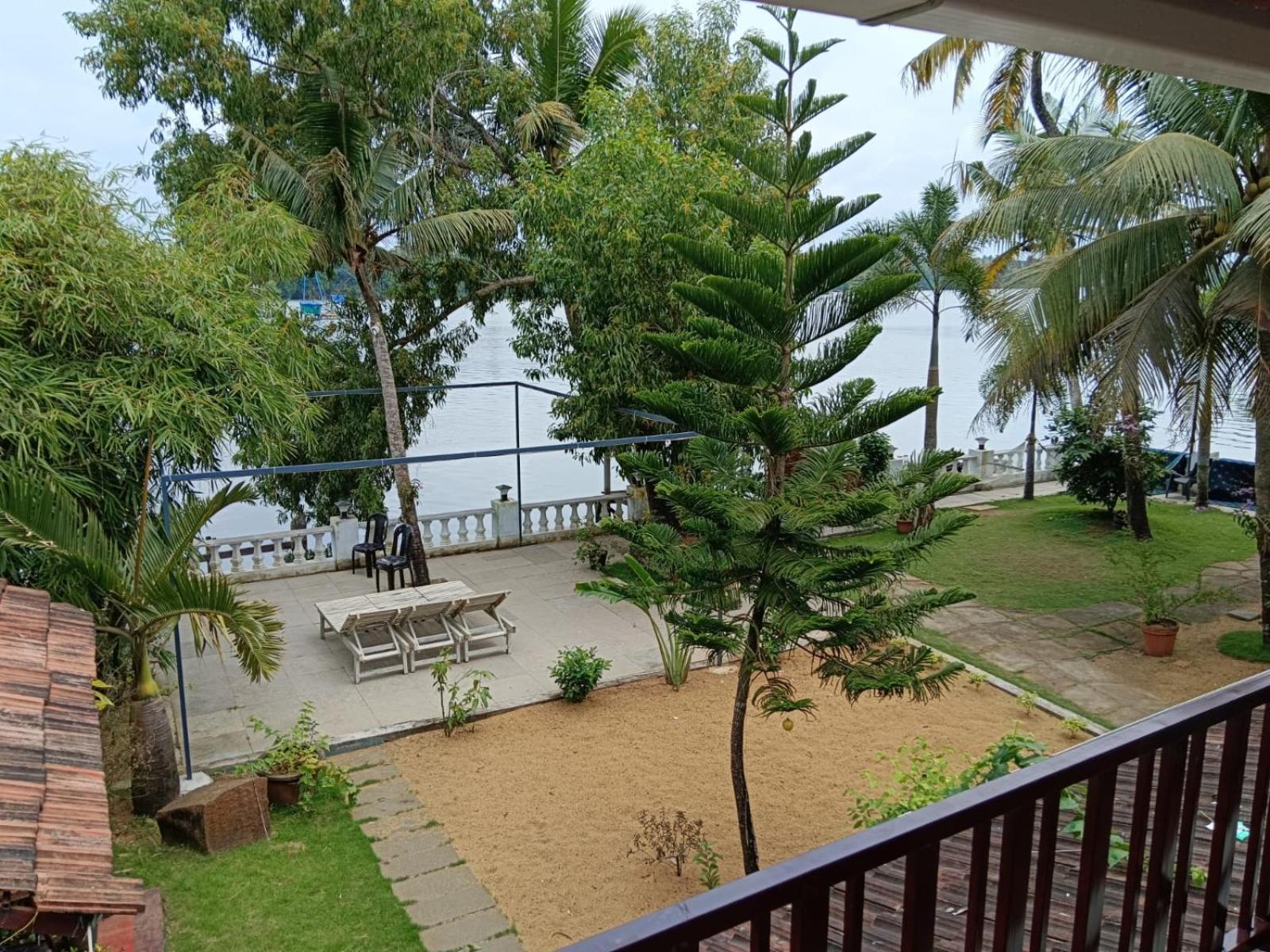 Ambadi'S Villa -Lake View Resort Pallipuram Экстерьер фото