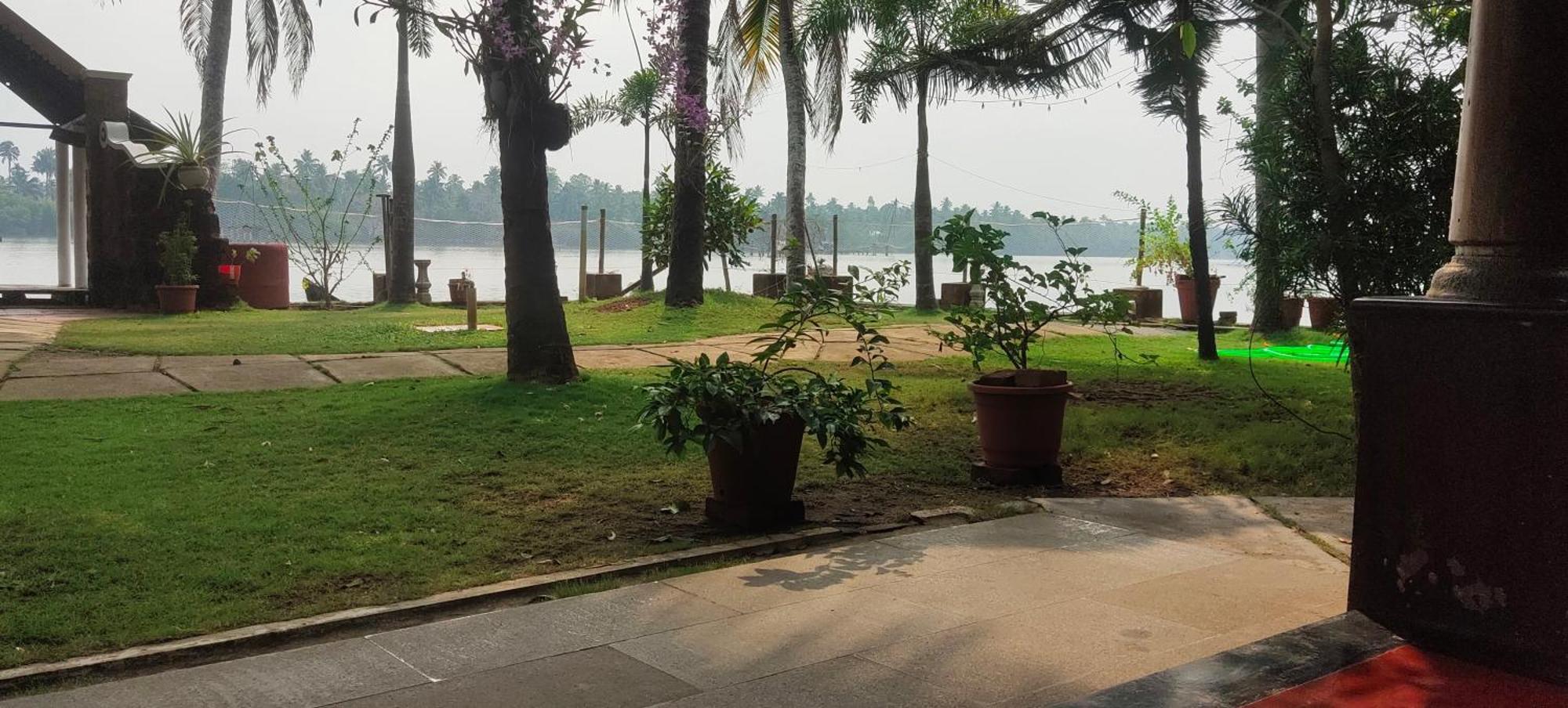 Ambadi'S Villa -Lake View Resort Pallipuram Номер фото